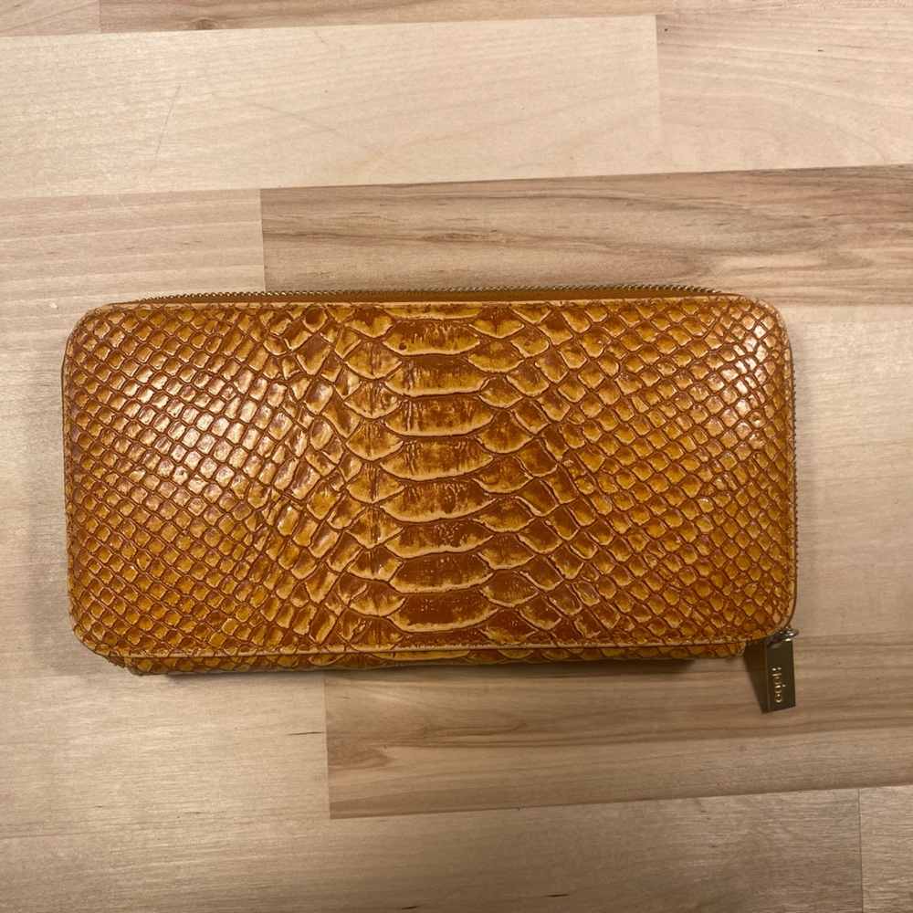 Hobo International zipper wallet